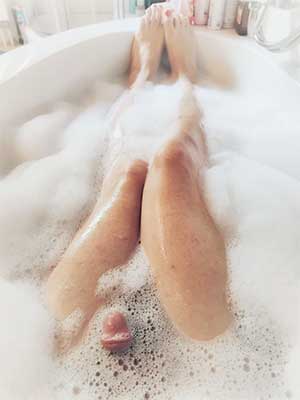 Join a MILF shemale in her bubble bath, Miramar, FL