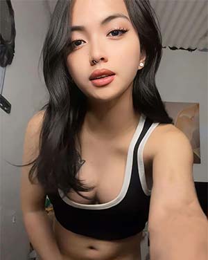 Transsexual Asian maid needing naughty RPing in Chicago, IL